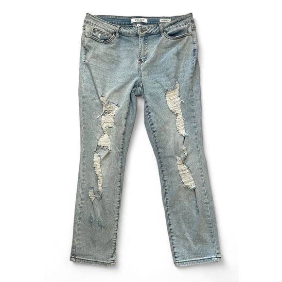 JUDY BLUE Light Wash Distressed Boyfriend Fit Jeans #JB8878, Size 15/32 - Picture 1 of 6